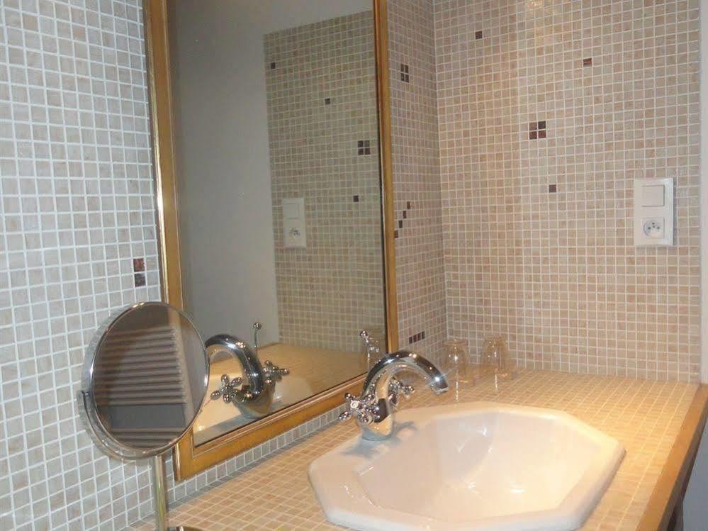 Manoir De La Branche Bed & Breakfast Maen Roch Екстериор снимка