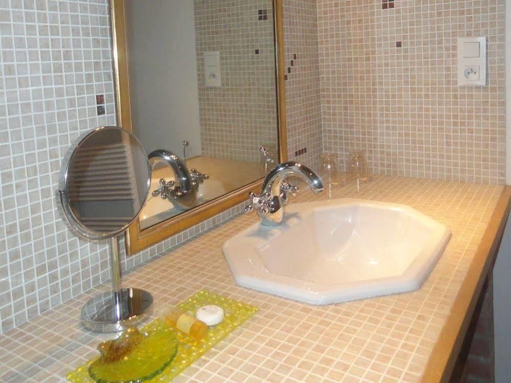 Manoir De La Branche Bed & Breakfast Maen Roch Екстериор снимка